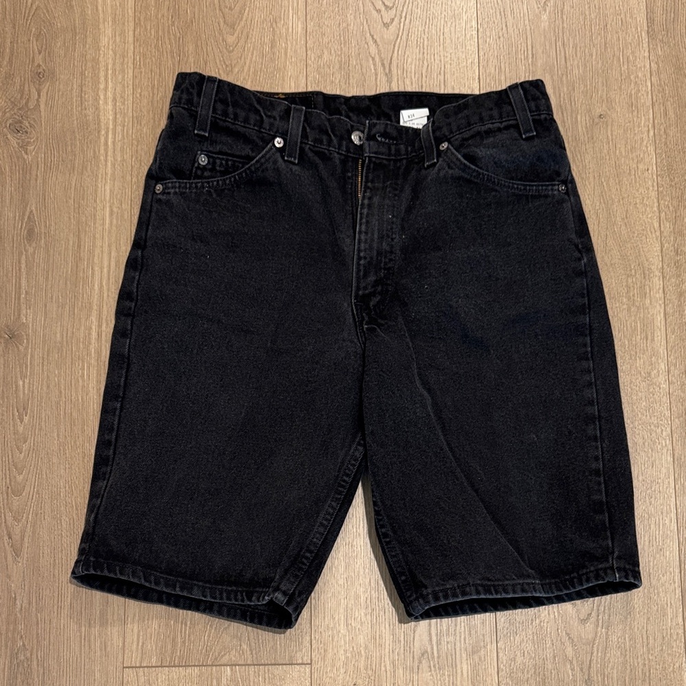 Vintage Levi’s Men’s Black denim Jean 550 shorts w34 - 9” inseam